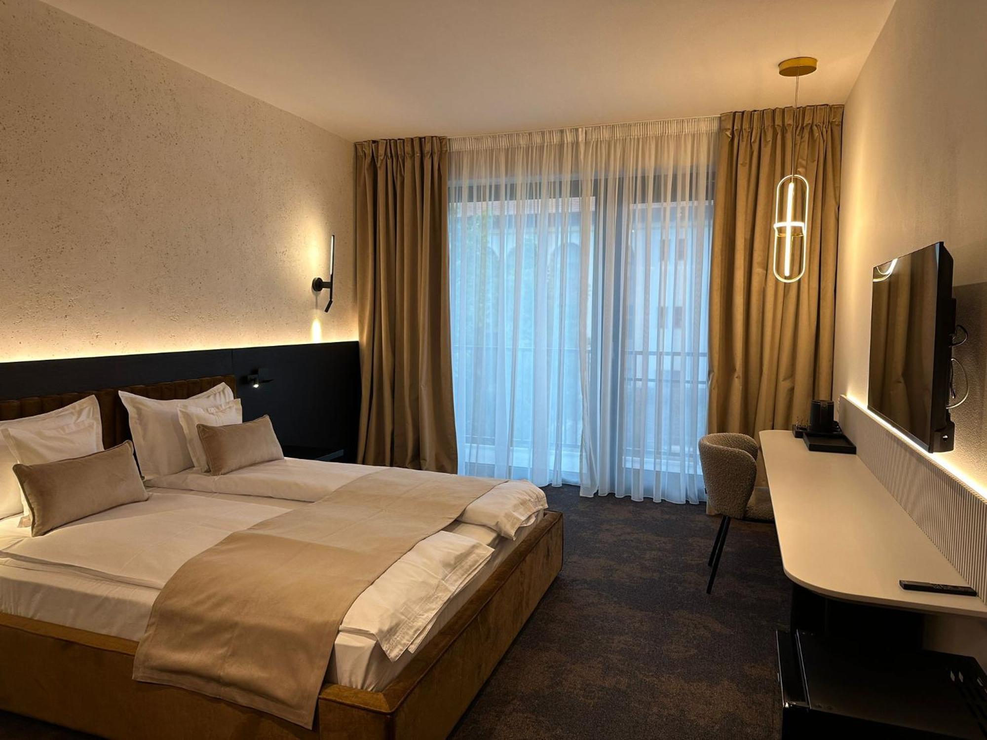 Hotel Element Alba Iulia Exterior foto